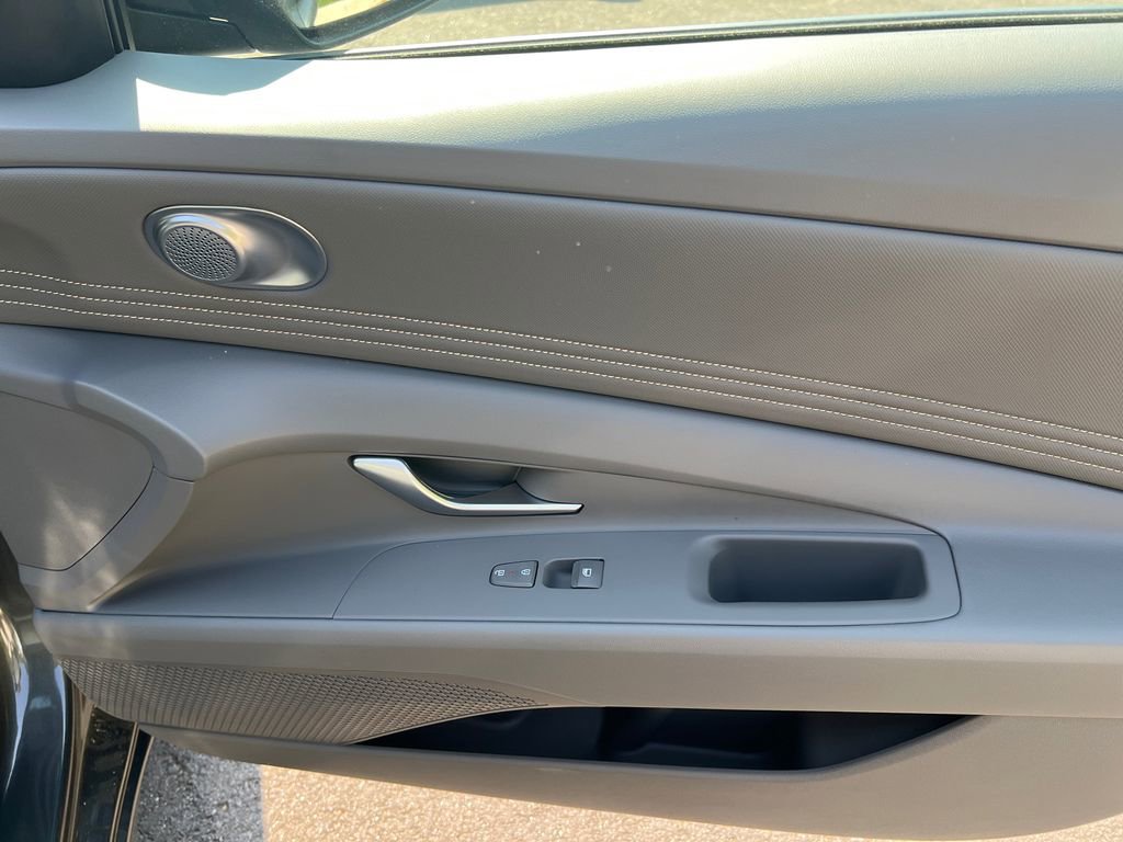 New 2026 Hyundai Elantra Sport FWD image 15
