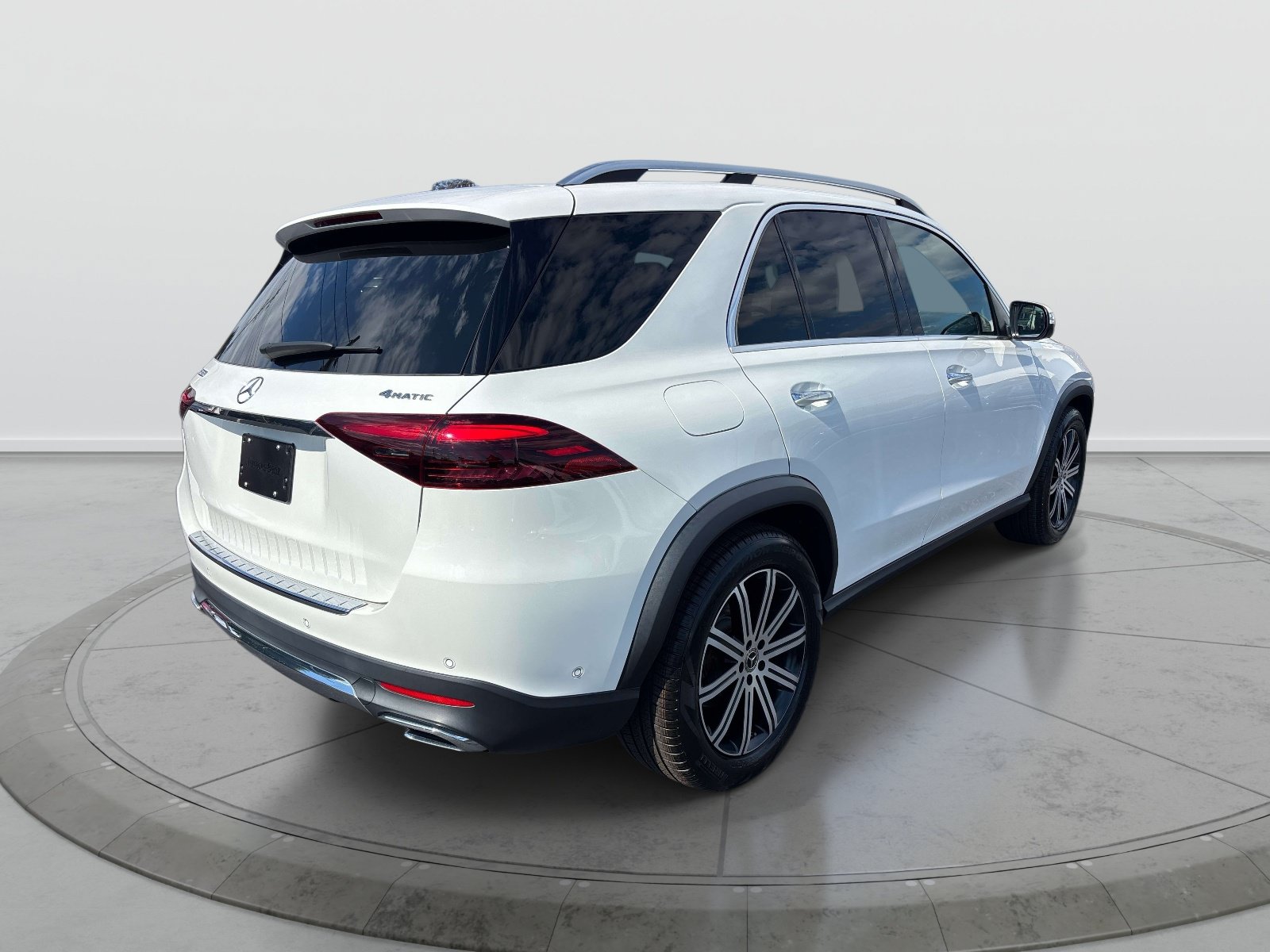 Used 2024 Mercedes-Benz GLE 350 4MATIC image 5