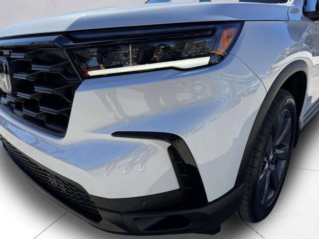 Used 2023 Honda Pilot Sport image 11