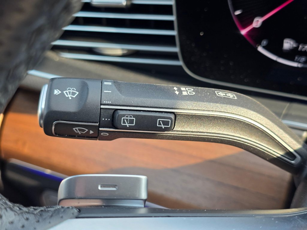 Used 2024 Mercedes-Benz GLS 450 4MATIC image 47