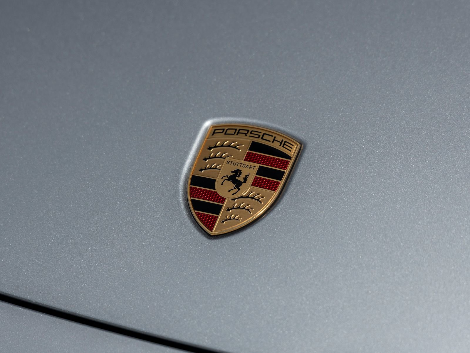 Certified 2025 Porsche Macan Electric image 17