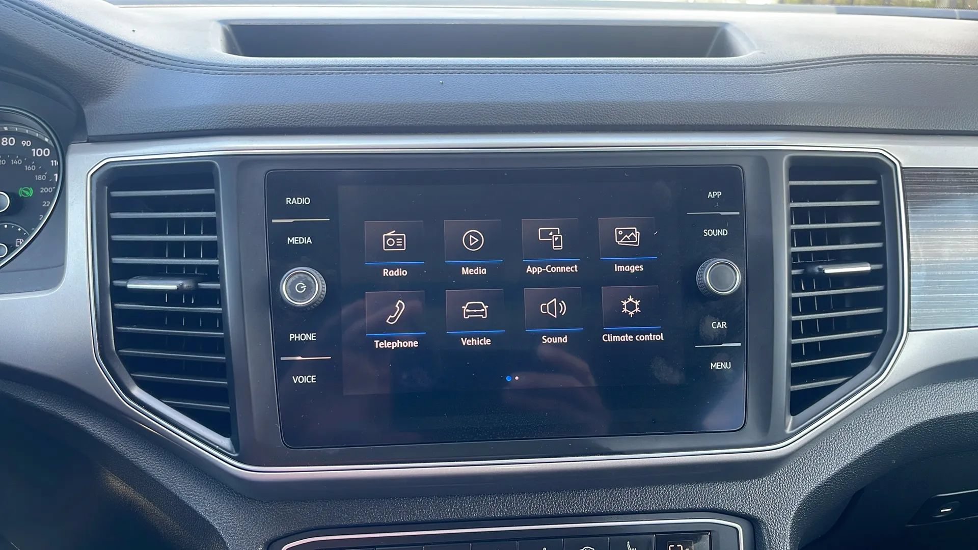 Used 2019 Volkswagen Atlas SE w/ Panoramic Sunroof Package FWD image 15