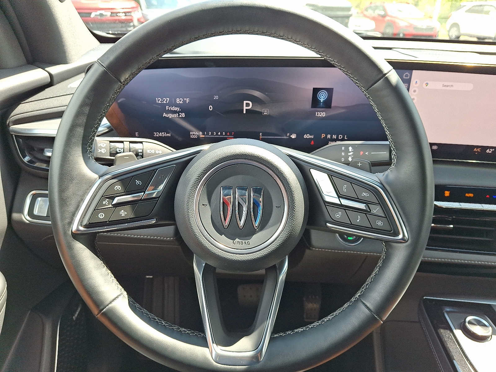 Used 2025 Buick Enclave Preferred AWD/4WD image 19