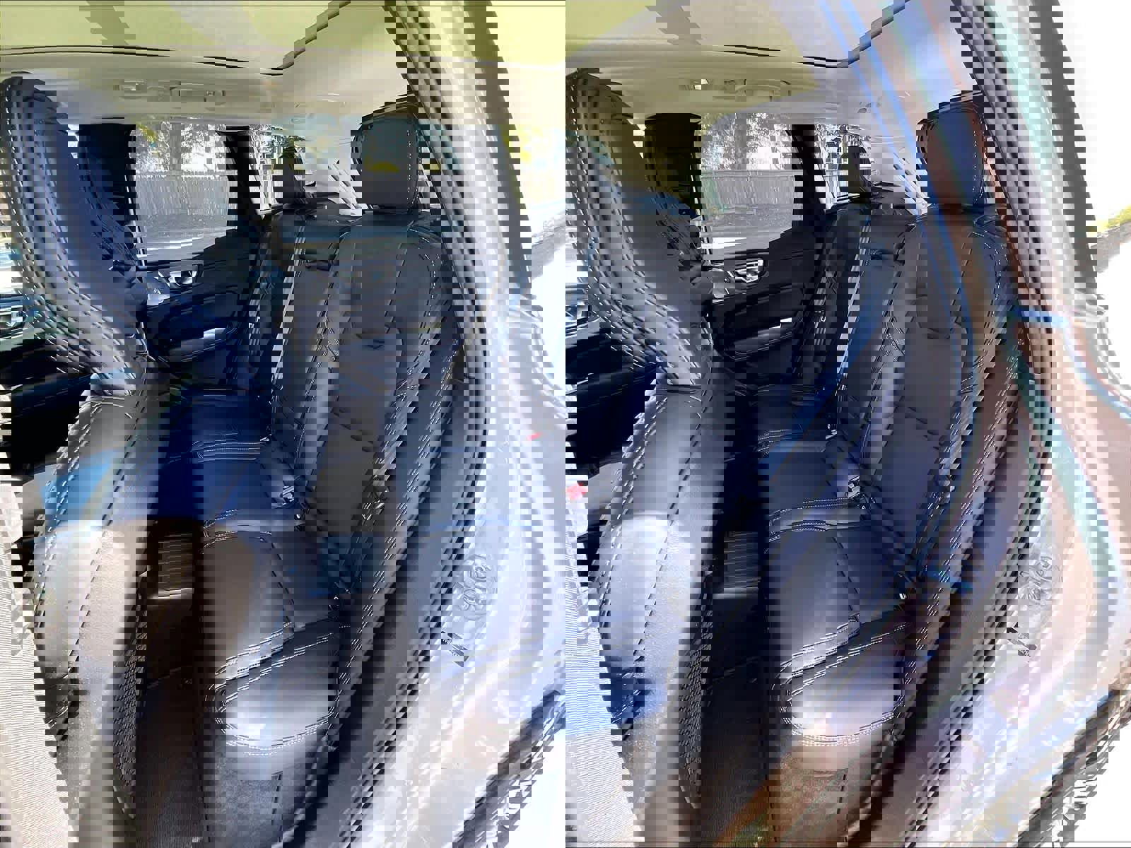 Used 2023 Volvo XC60 T8 Ultimate image 29