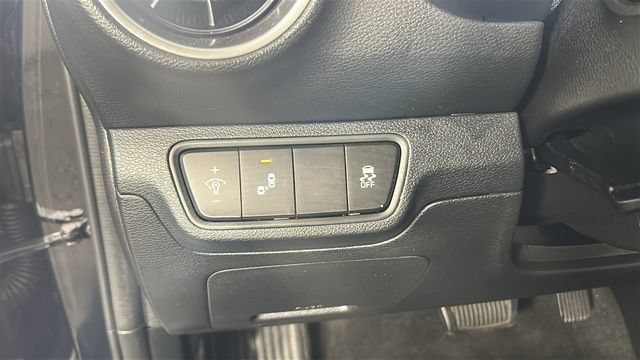 Used 2024 Kia Forte LXS w/ LXS Technology Package FWD image 19