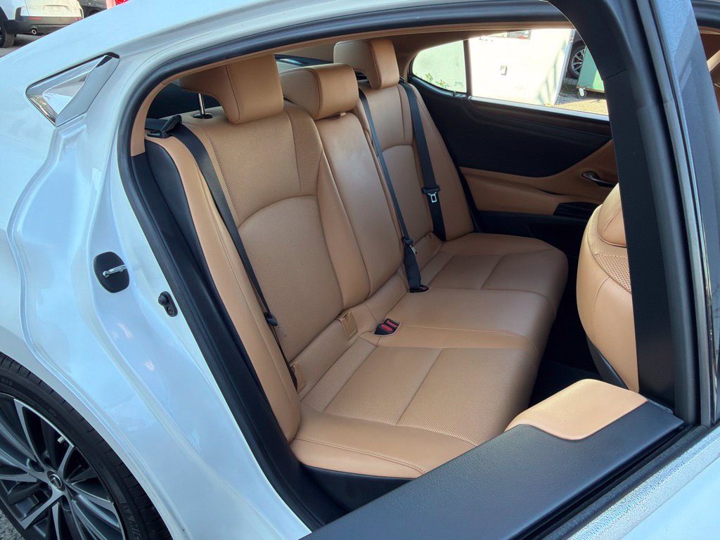 Used 2022 Lexus ES 250 w/ Premium Package AWD/4WD image 16