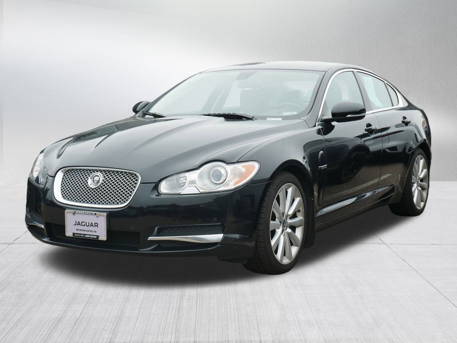 Used 2011 Jaguar XF Premium image 1