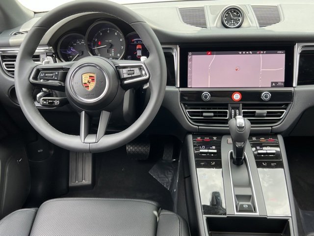 New 2025 Porsche Macan image 14