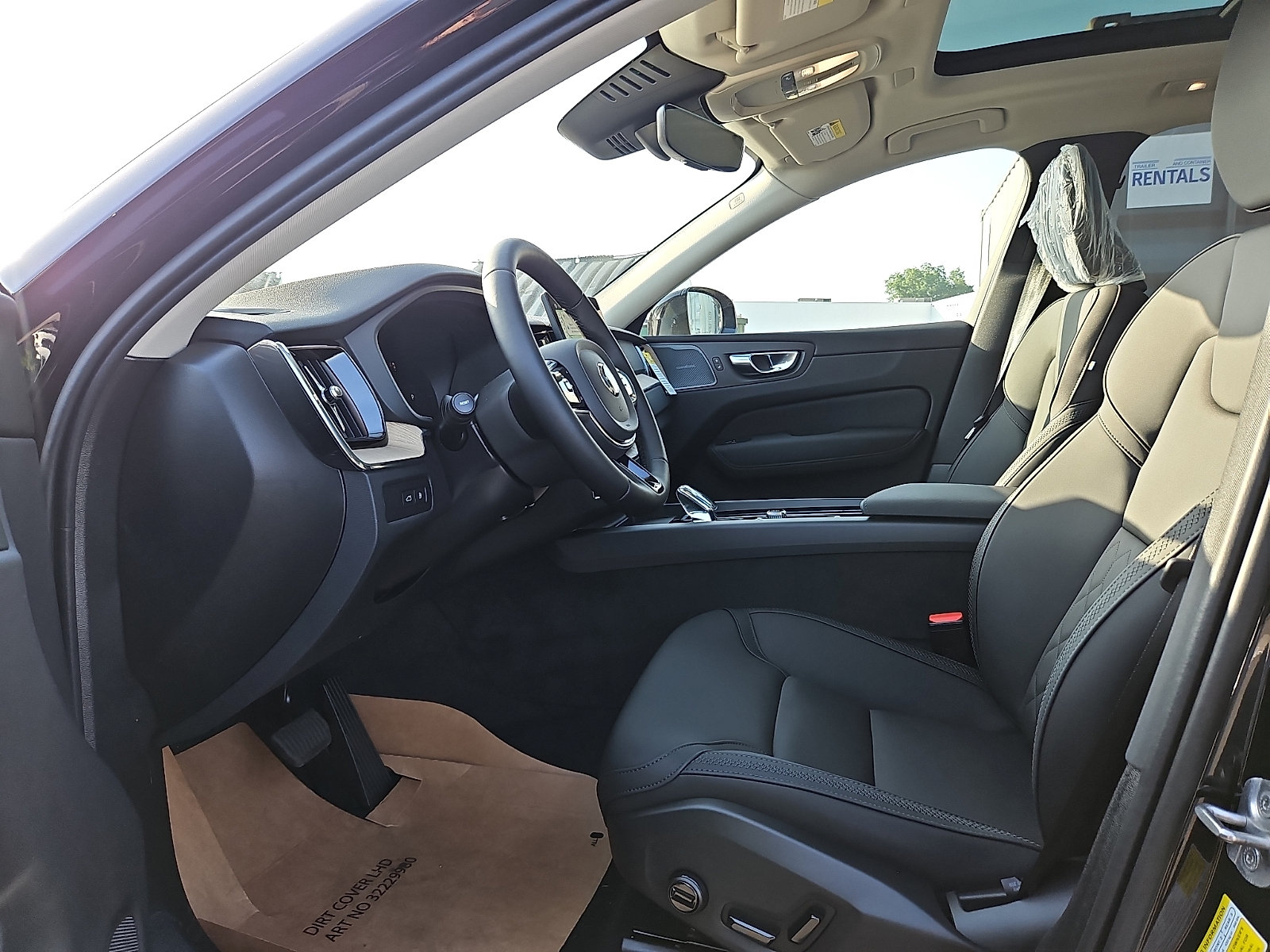 New 2026 Volvo XC60 T8 Plus w/ Protection Package Premier AWD/4WD image 11