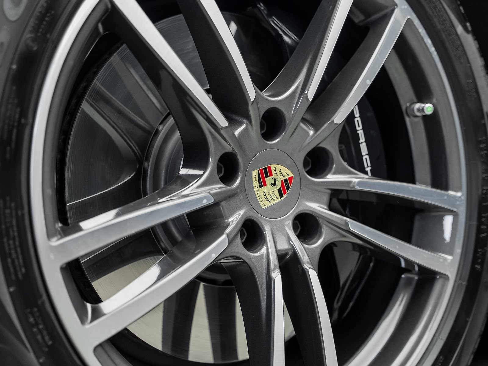 Used 2023 Porsche Cayenne Turbo AWD/4WD image 24