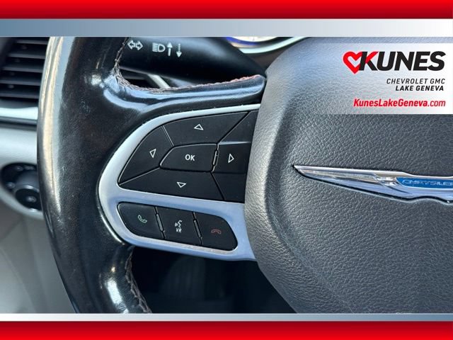 Used 2019 Chrysler Pacifica Touring-L FWD image 39