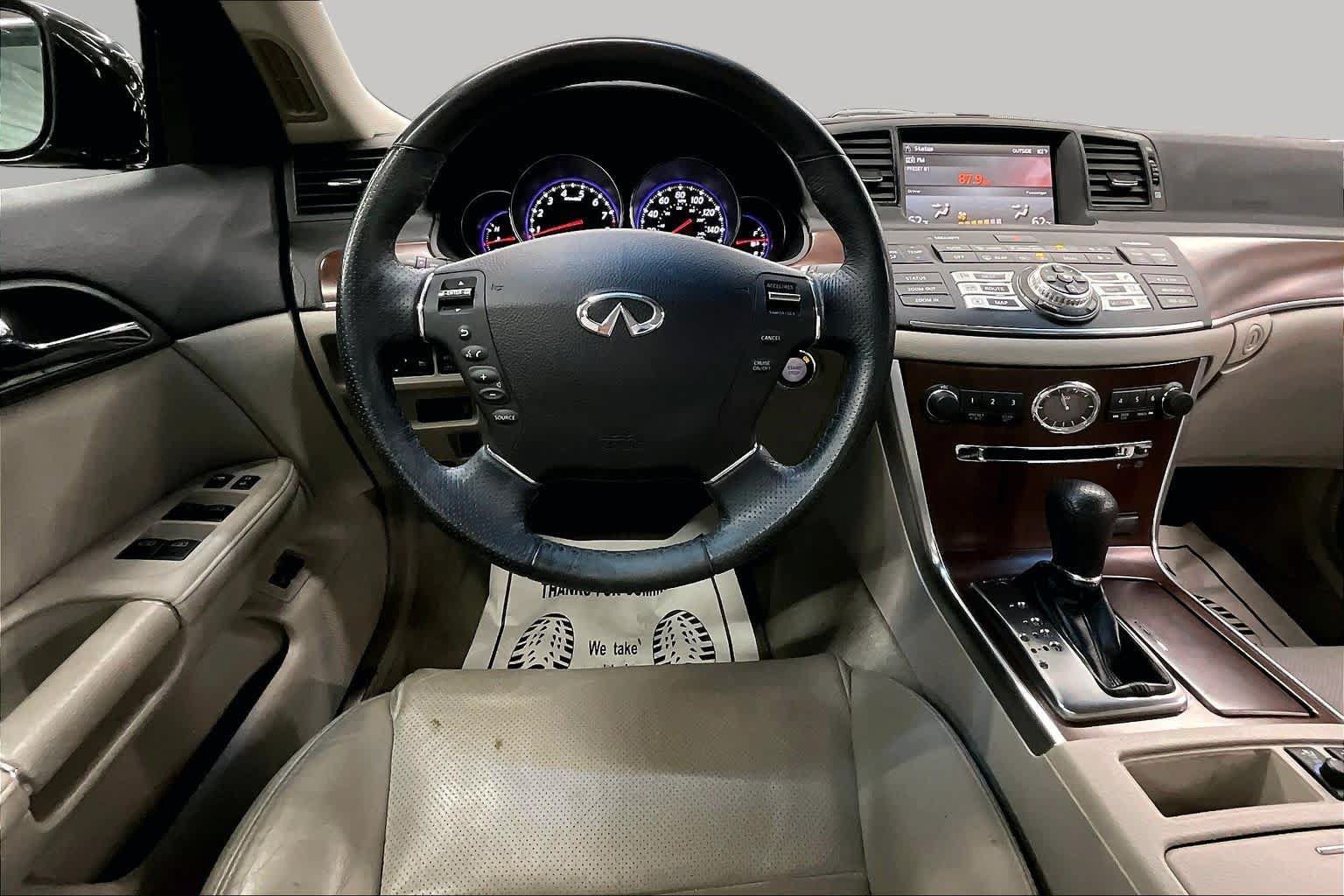 Used 2010 INFINITI M35 w/ Technology Pkg RWD image 5