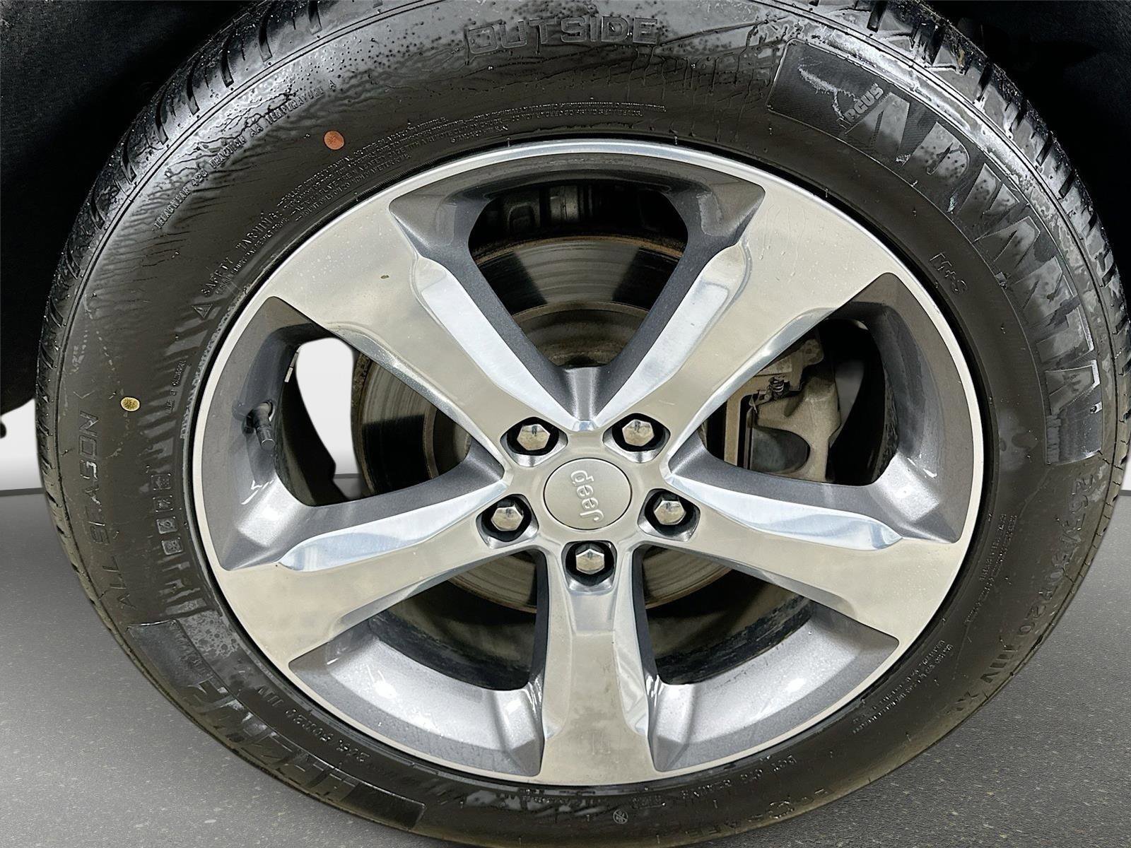 Used 2021 Jeep Grand Cherokee L Limited image 41