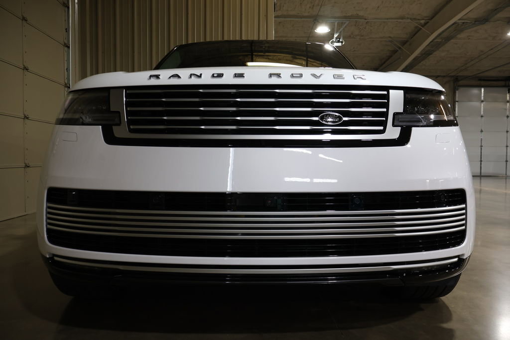 Used 2024 Land Rover Range Rover Long Wheelbase SE image 10