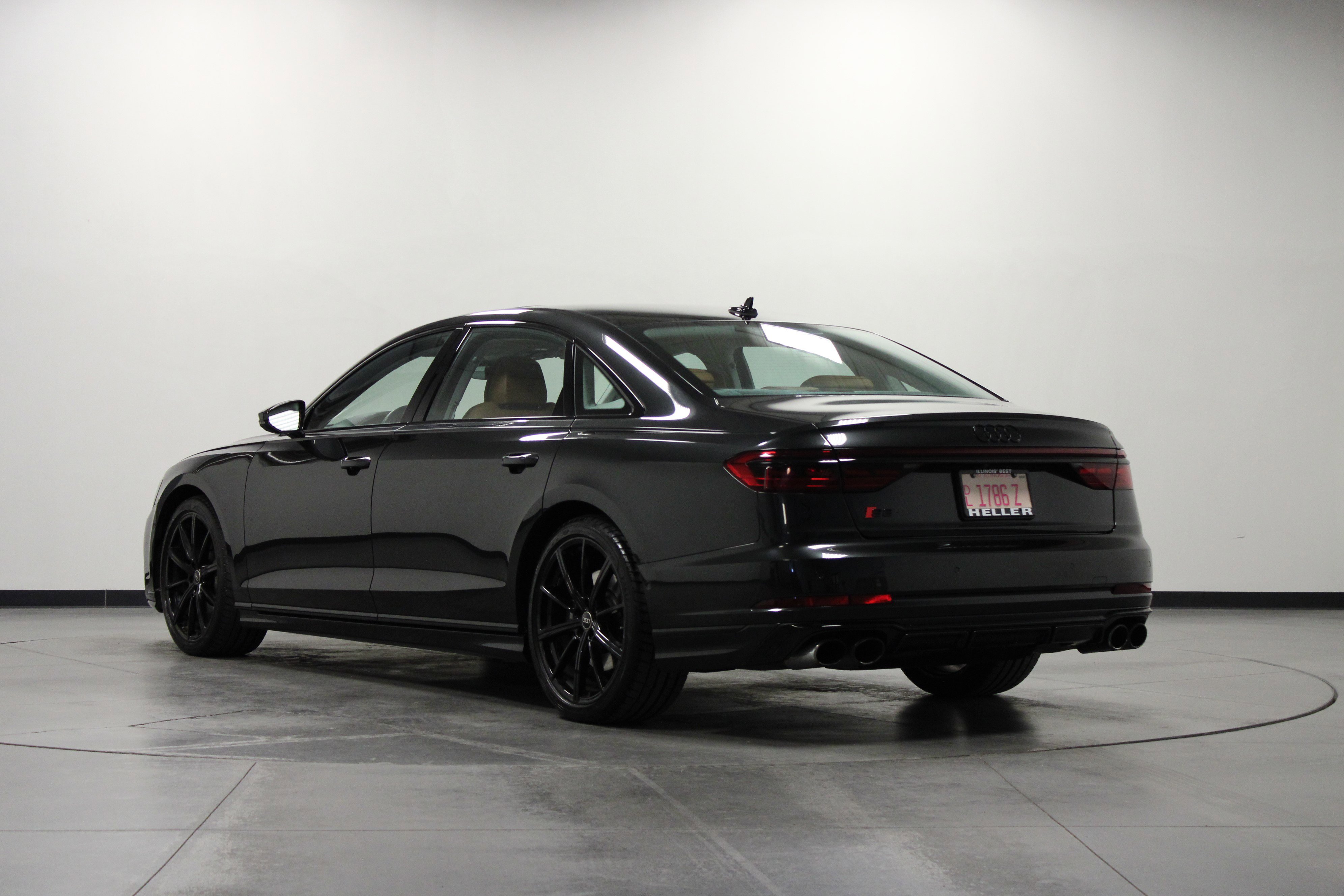 Used 2023 Audi S8 image 7