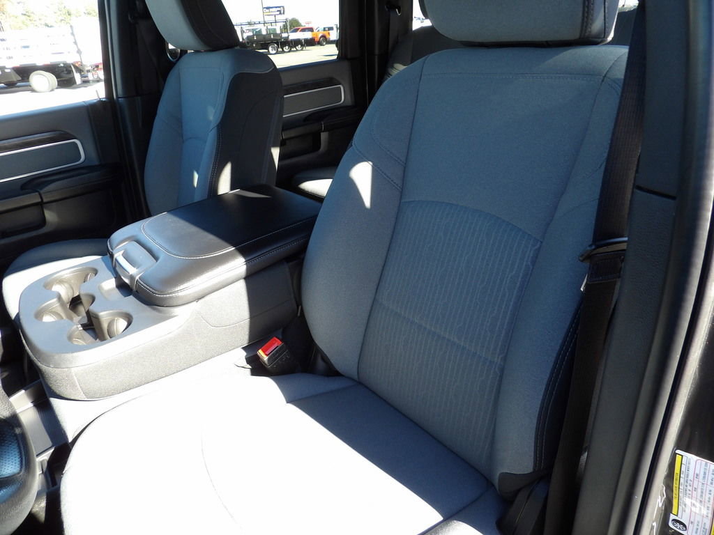 Used 2022 RAM 3500 Big Horn AWD/4WD image 10
