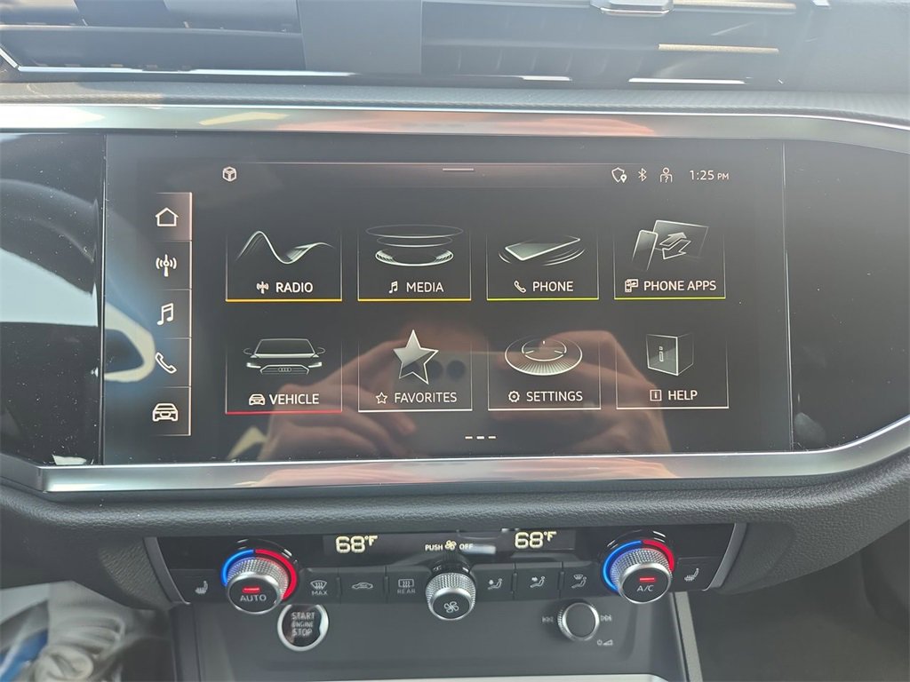 New 2025 Audi Q3 2.0T Premium image 16