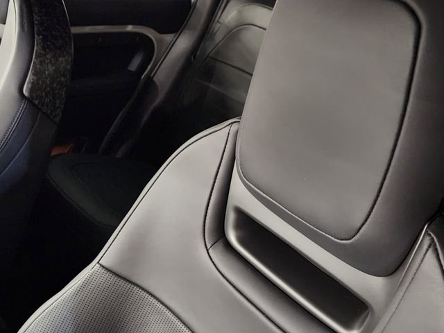 New 2026 Land Rover Defender 110 OCTA image 14