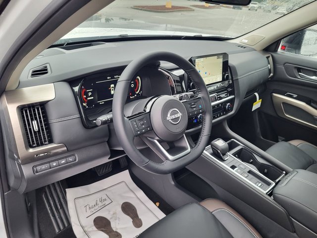 New 2025 Nissan Pathfinder Platinum w/ Cargo Package image 11
