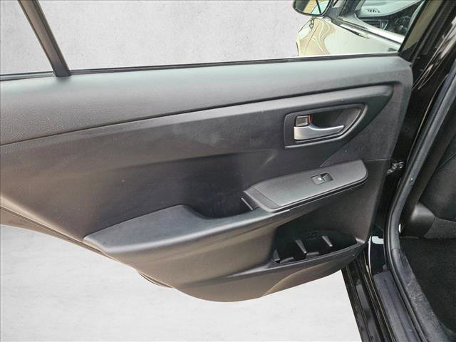 Used 2015 Toyota Camry SE image 12