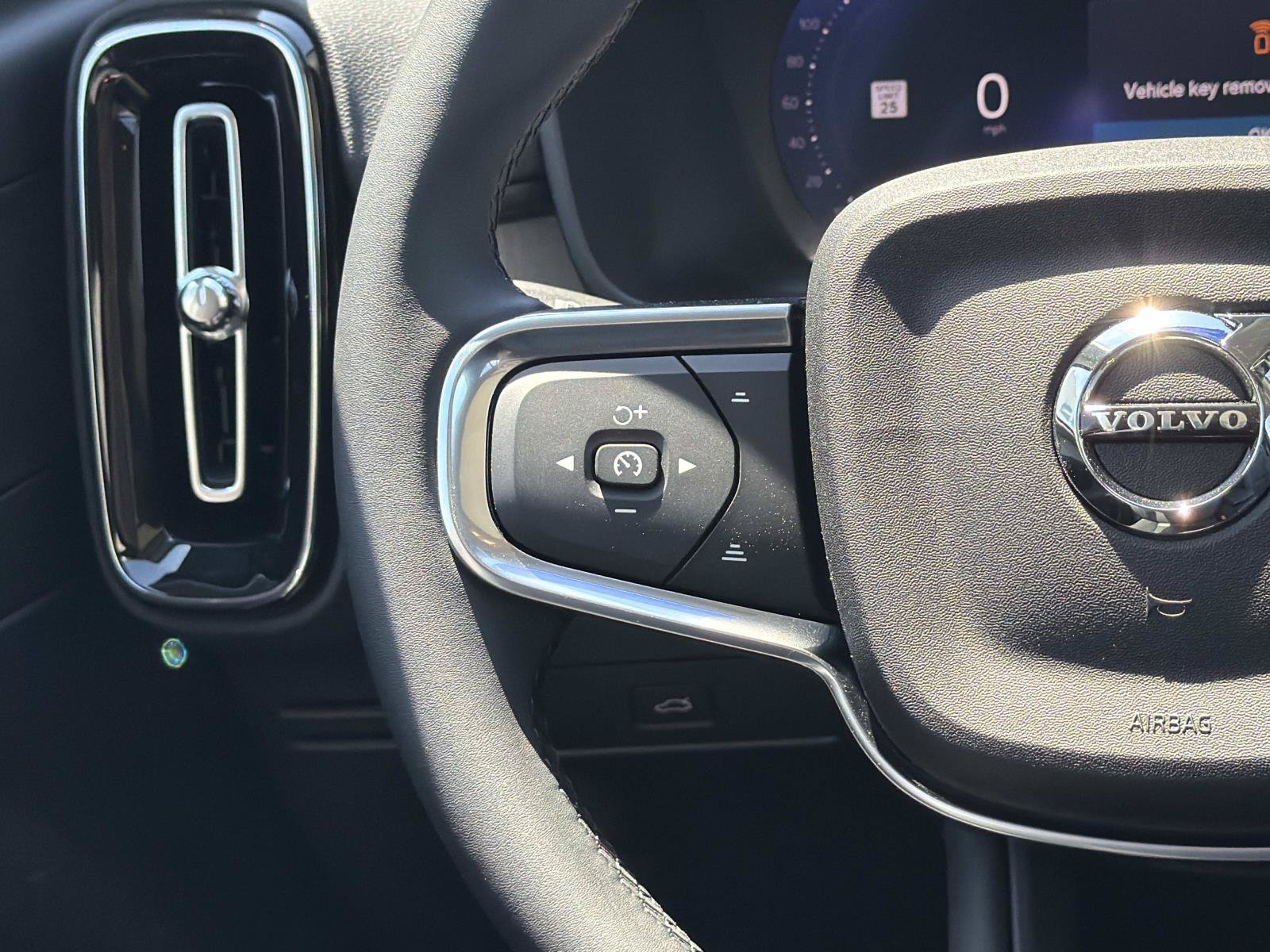 New 2026 Volvo XC40 B5 Ultra AWD/4WD image 8
