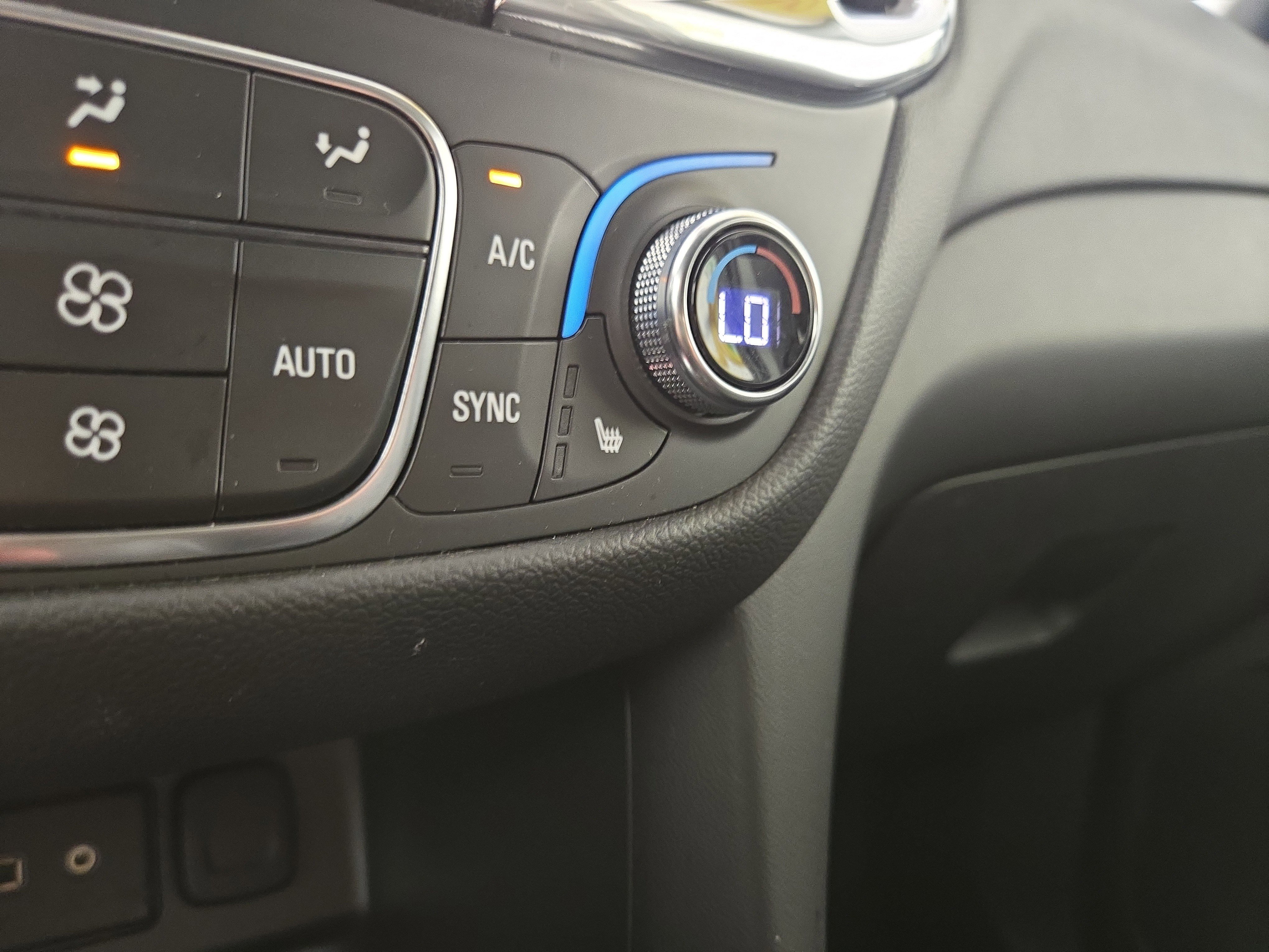 Certified 2023 Chevrolet Equinox LT FWD image 25