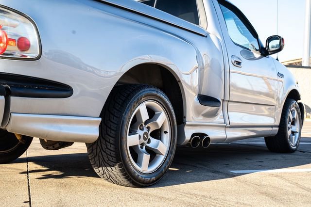 Used 2001 Ford F150 Lightning RWD image 13
