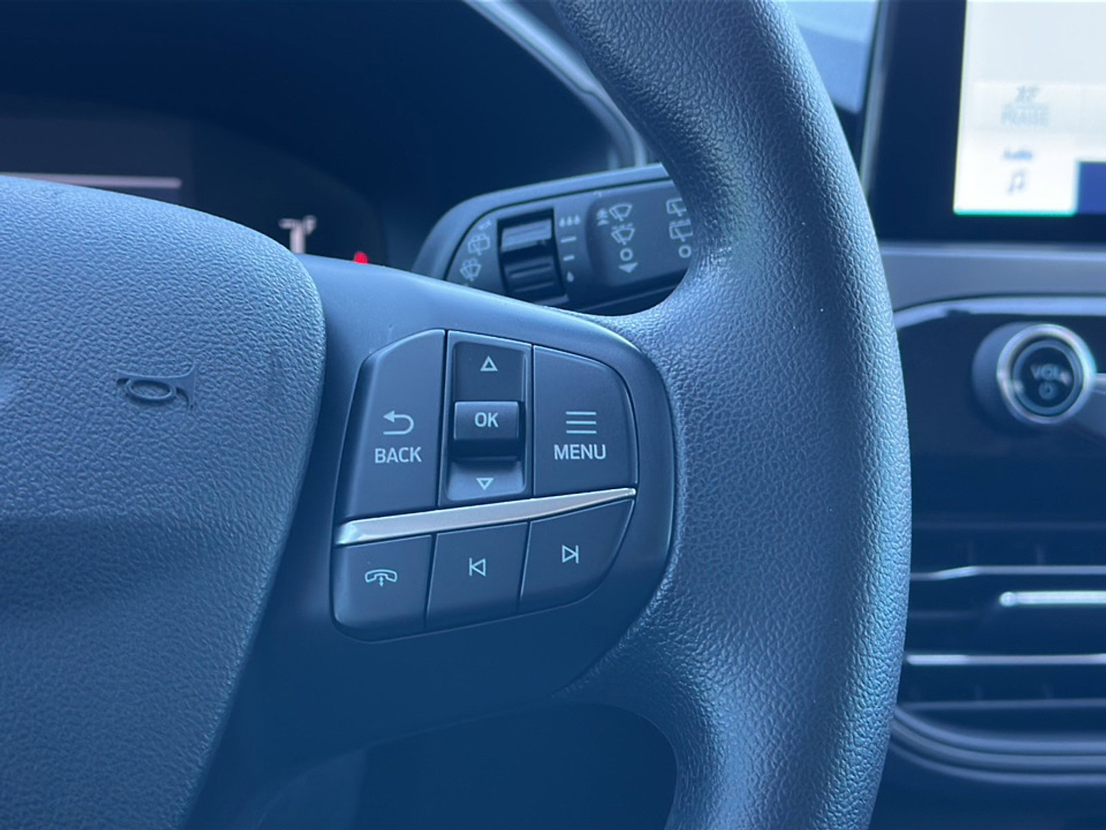 Used 2025 Ford Escape Active image 28