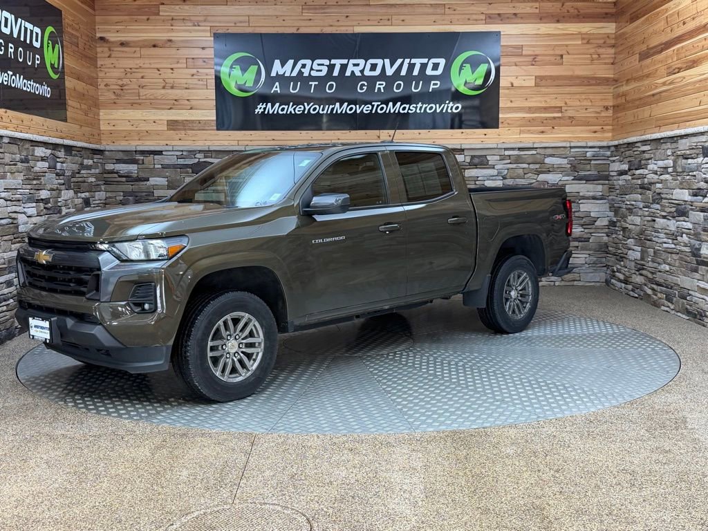Used 2023 Chevrolet Colorado LT w/ LT Convenience Package II image 5