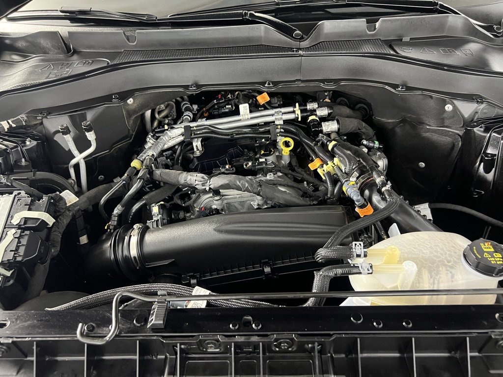 Used 2025 Ford Explorer Active image 39