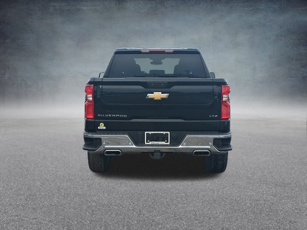 Used 2022 Chevrolet Silverado 1500 LTZ AWD/4WD image 9