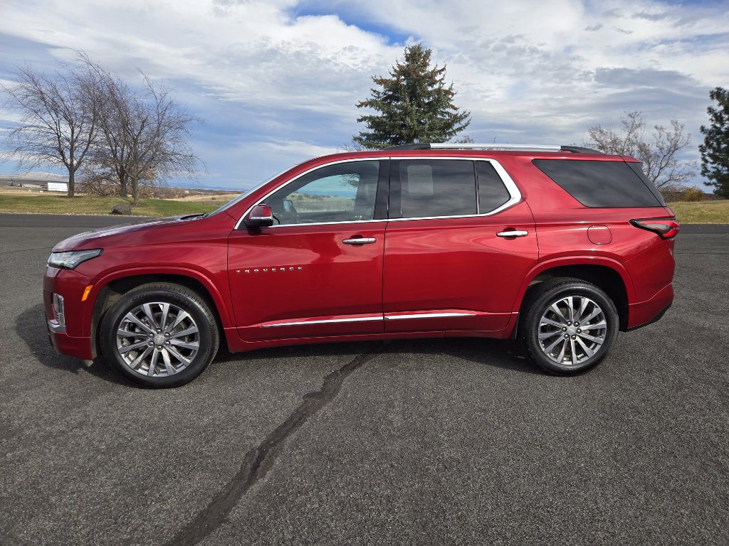 Used 2023 Chevrolet Traverse Premier image 7