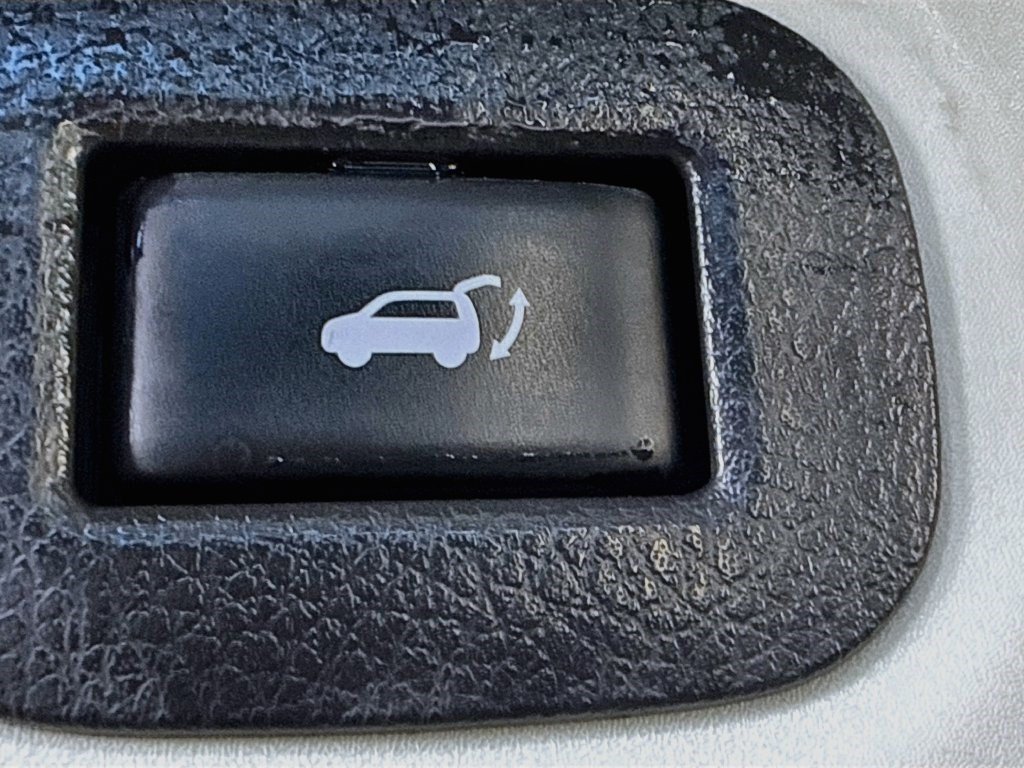 Used 2020 Nissan Rogue SV FWD image 41