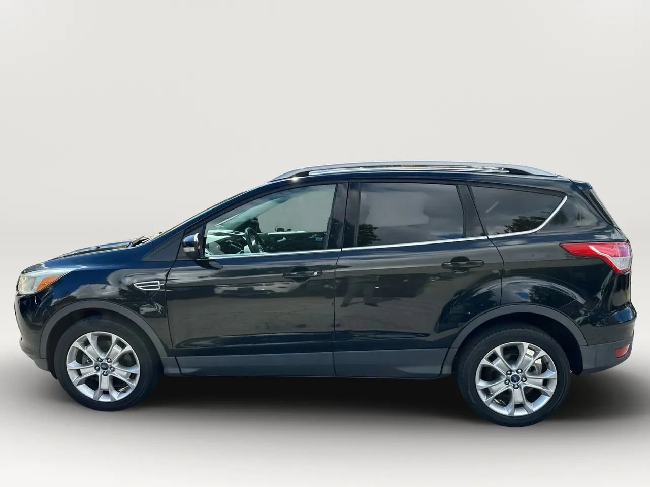 Used 2016 Ford Escape Titanium AWD/4WD image 6
