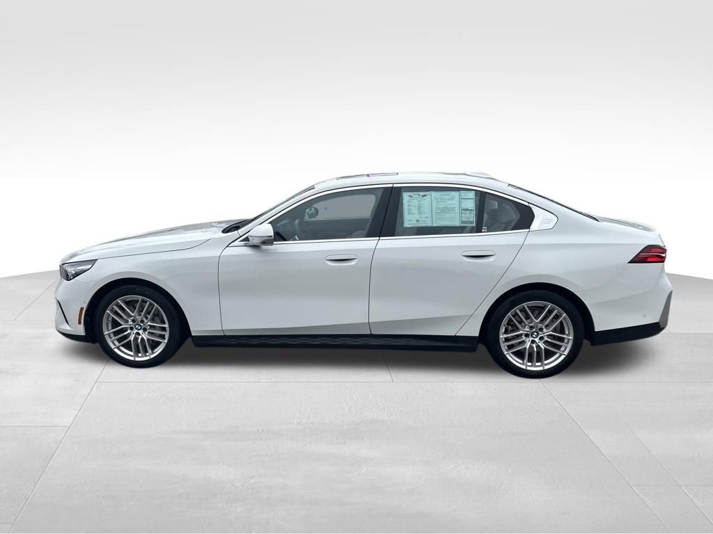 Used 2024 BMW 530i xDrive w/ Premium Package image 2