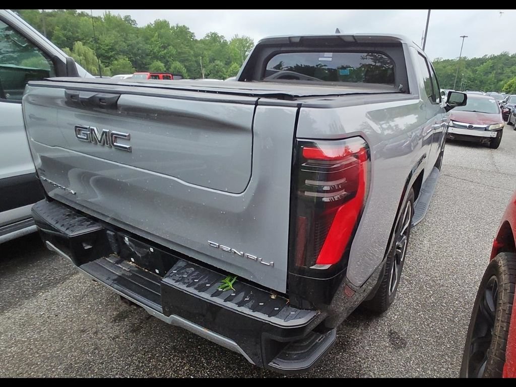 Used 2024 GMC Sierra EV Denali AWD/4WD image 5