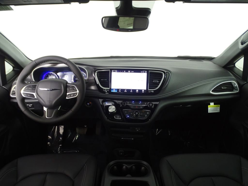 New 2026 Chrysler Pacifica Select image 32