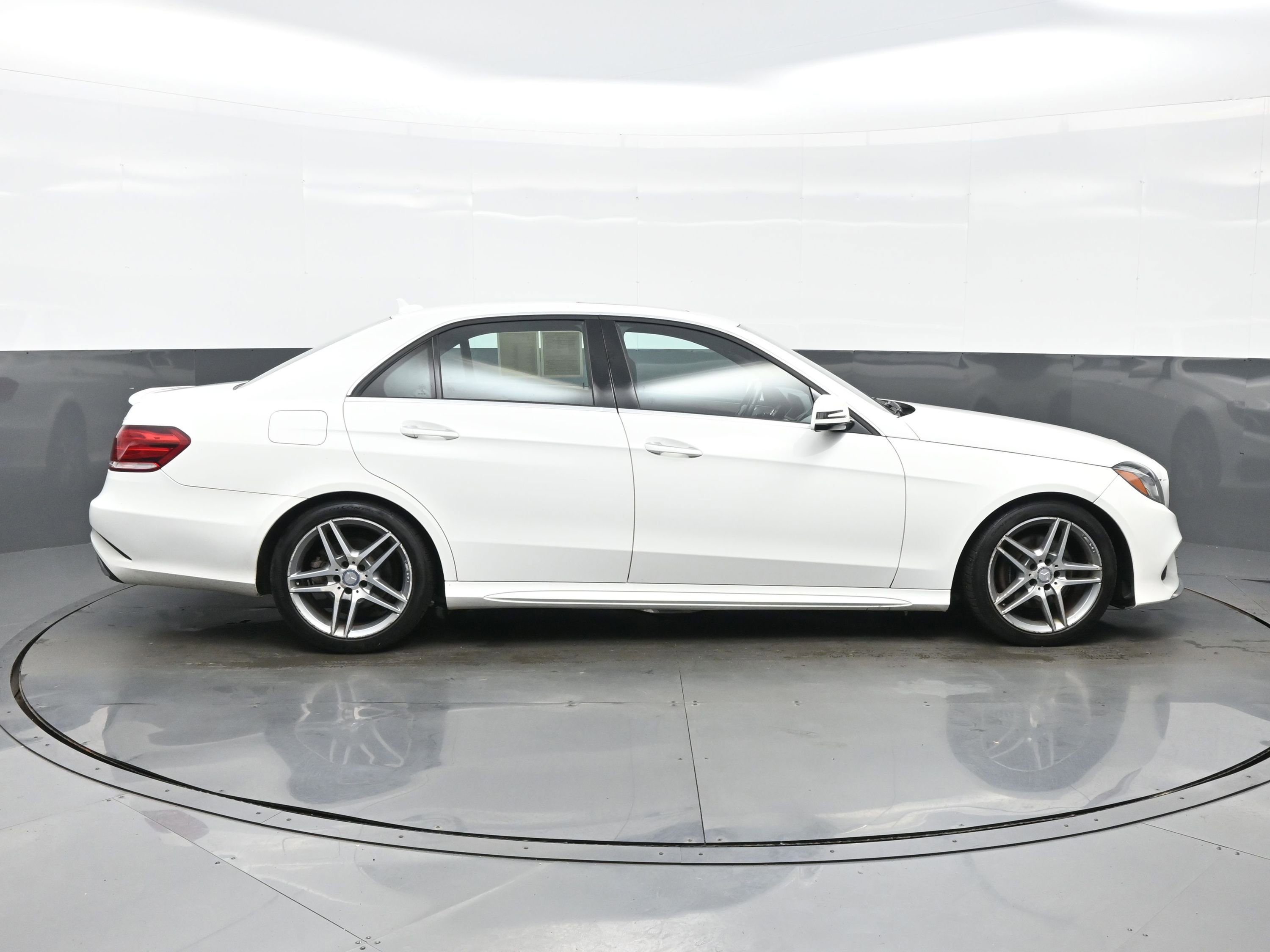Used 2015 Mercedes-Benz E 350 4MATIC Sedan image 7