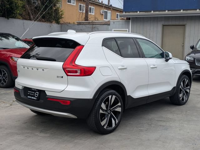 Certified 2023 Volvo XC40 B5 Ultimate AWD/4WD image 4