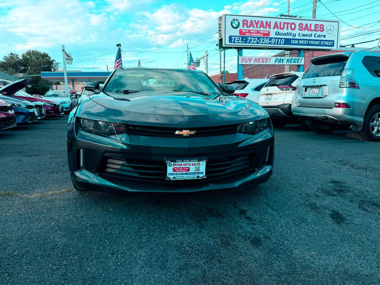Used 2018 Chevrolet Camaro LT RWD image 5