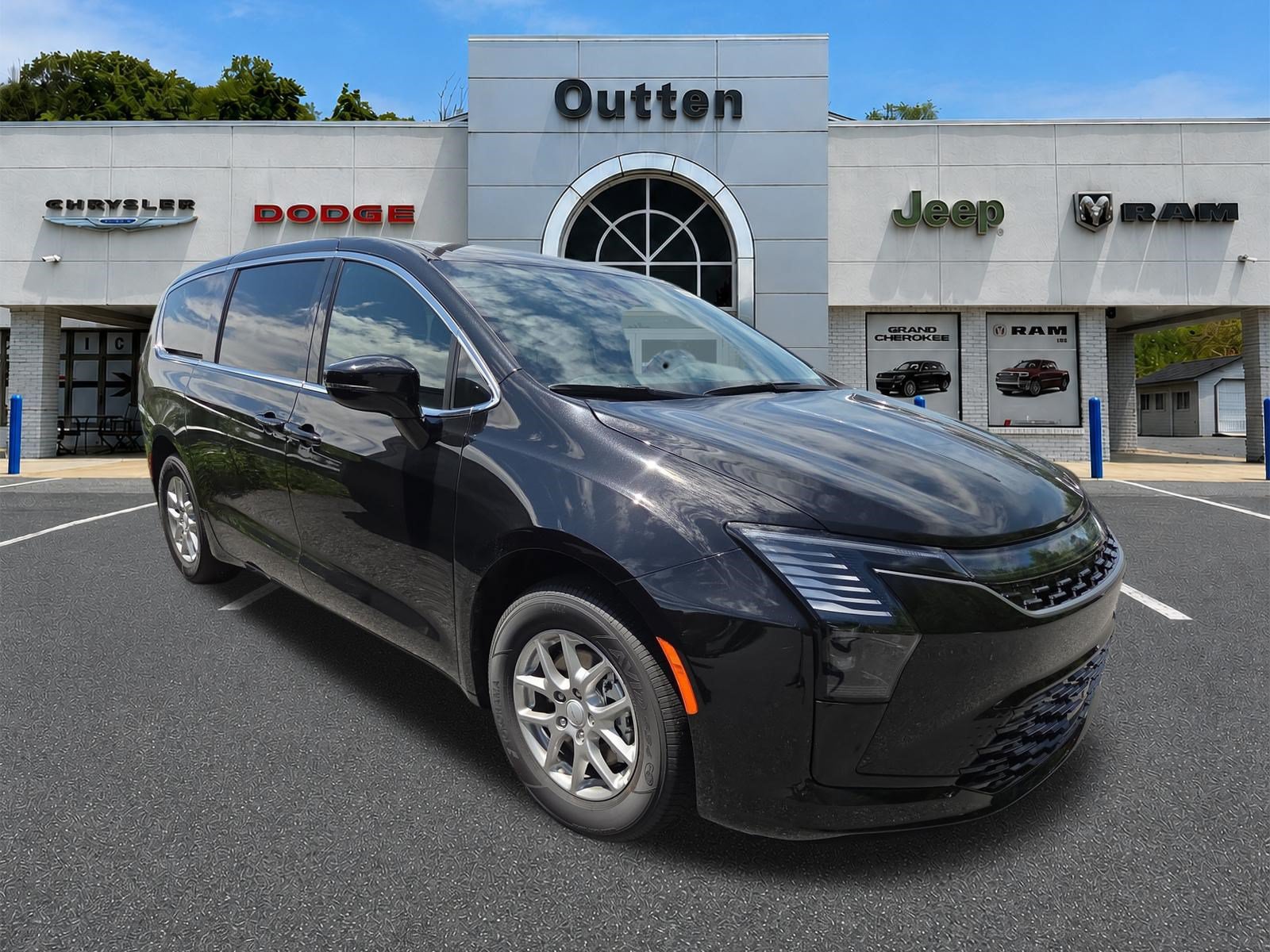 New 2027 Chrysler Pacifica Select