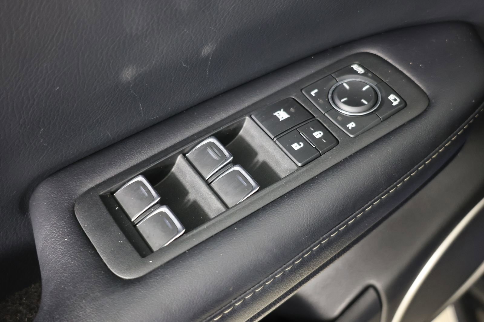 Used 2022 Lexus RX 450h F Sport w/ Cold Area Package (CT) AWD/4WD image 23