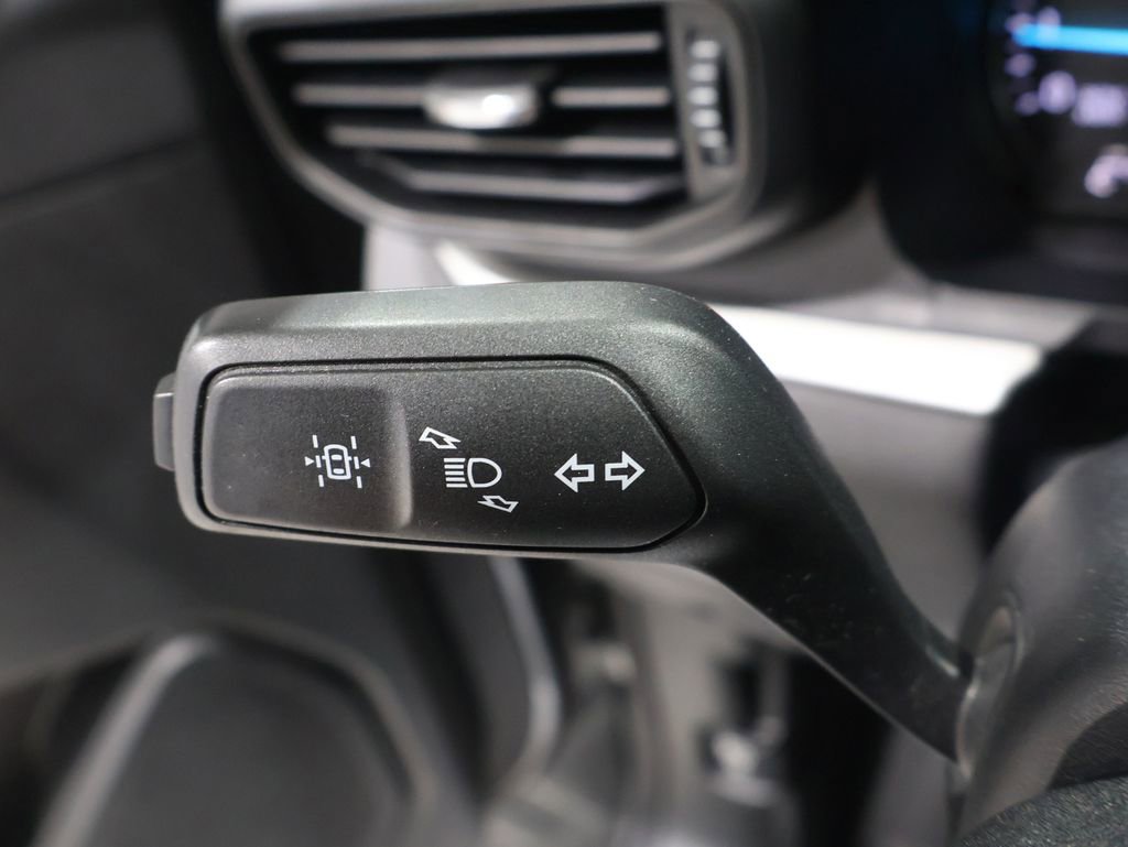 Used 2022 Ford Explorer XLT image 36