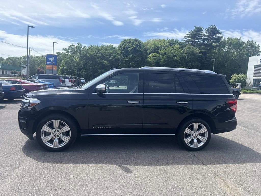 Used 2023 Ford Expedition Platinum AWD/4WD image 2
