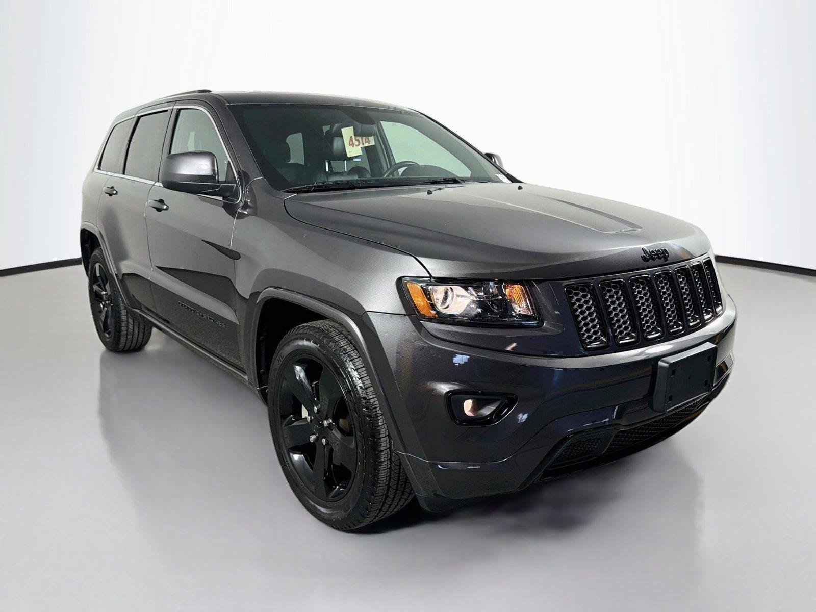 Used 2015 Jeep Grand Cherokee Altitude RWD image 3