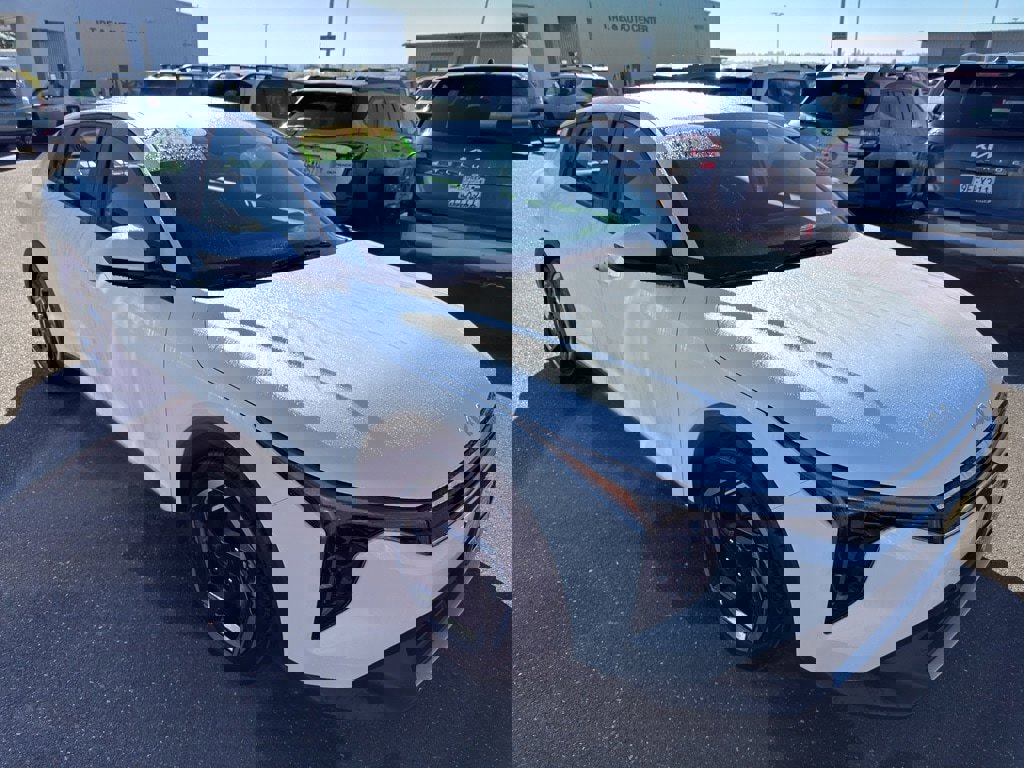 Used 2025 Kia K4 EX image 8