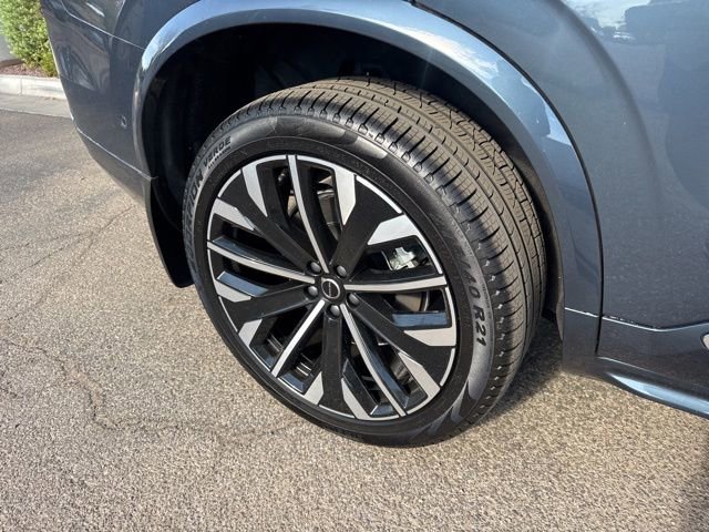 New 2026 Volvo XC90 B6 Plus w/ Protection Package image 9