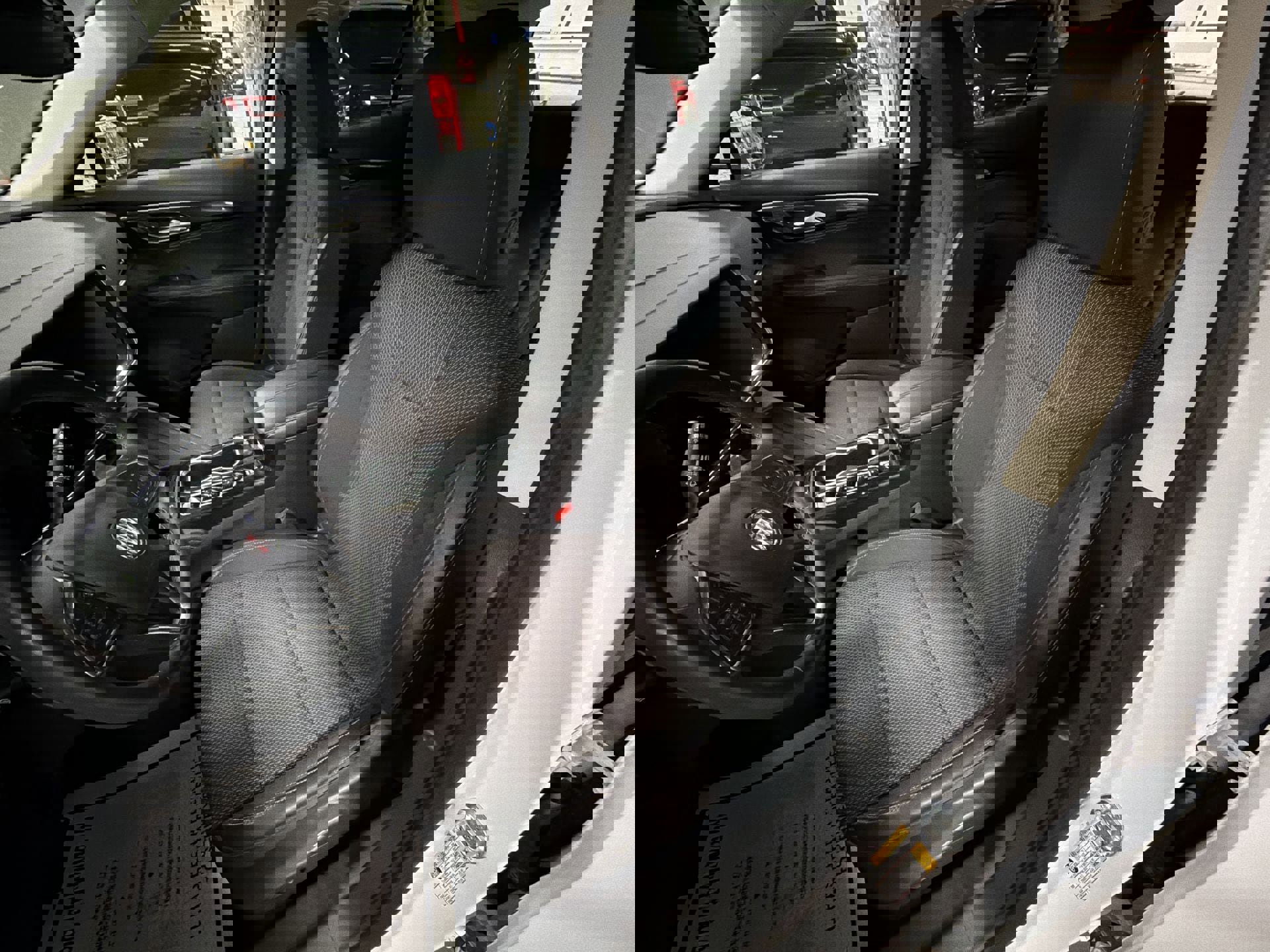 Used 2023 Buick Envision Preferred image 19