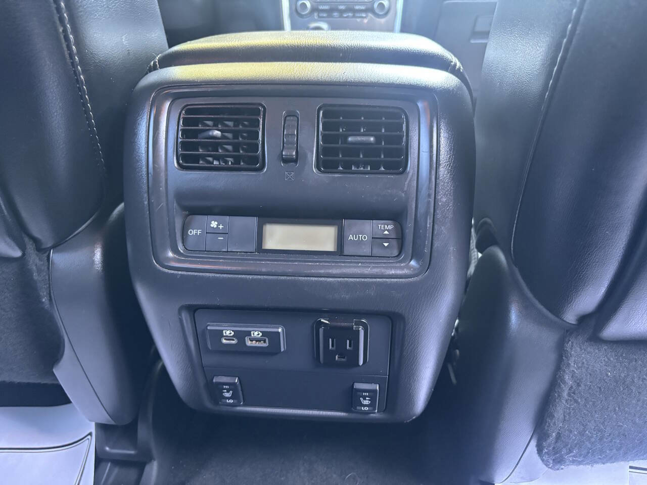 Used 2020 Nissan Pathfinder SL image 14