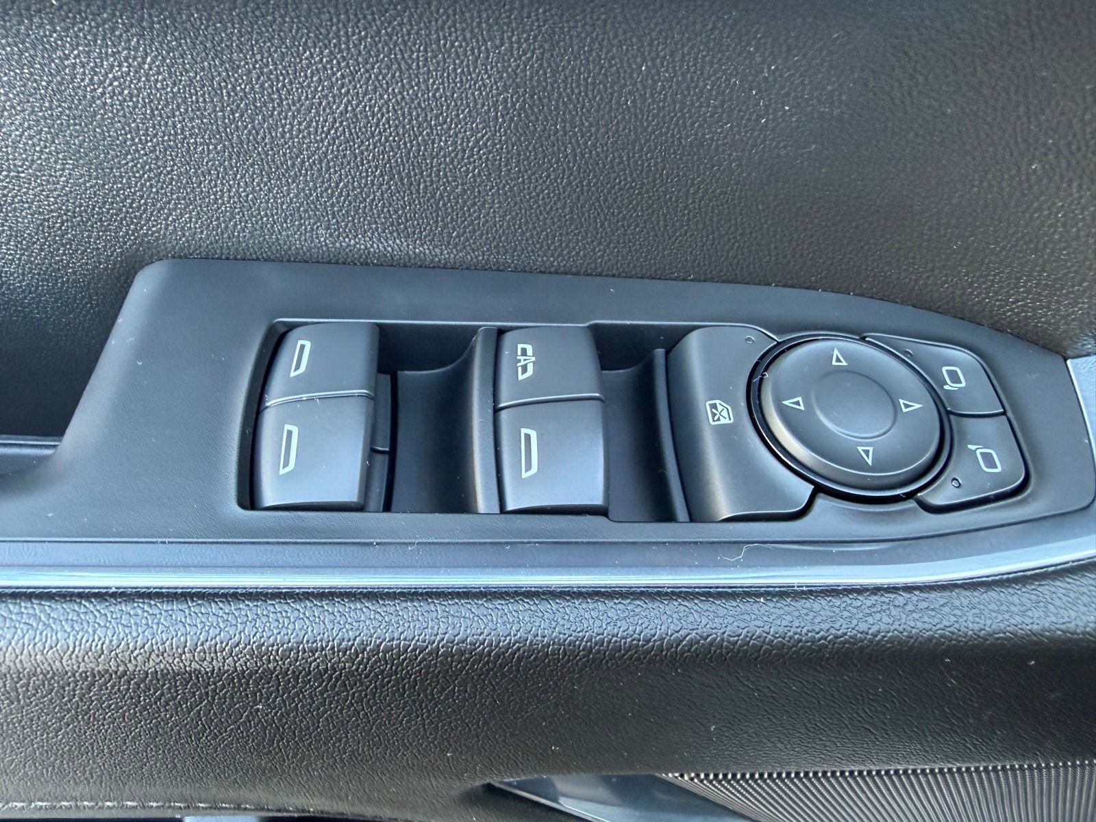 Used 2024 GMC Sierra 1500 Elevation image 15